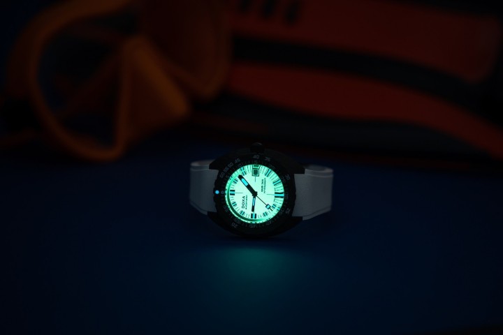 Obrázek Doxa SUB 300 Carbon Whitepearl