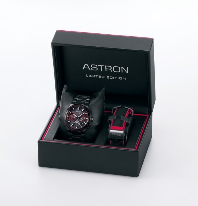 Obrázek Seiko Astron ‘Redshift’ GPS Solar 2023 Limited Edition