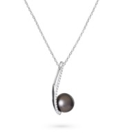 Zobrazit detail produktu - Přívěsek LOEE Pearls z bílého zlata s diamanty a perlou Obrázek Přívěsek LOEE Pearls z bílého zlata s diamanty a perlou