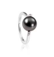 Zobrazit detail produktu - Prsten LOEE Pearls z bílého zlata s diamanty a perlou Obrázek Prsten LOEE Pearls z bílého zlata s diamanty a perlou