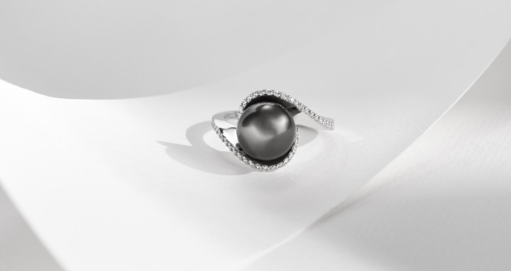 Obrázek Prsten LOEE Pearls z bílého zlata s diamanty a perlou