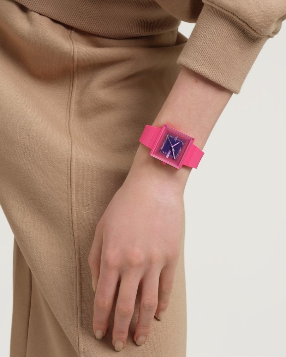 Obrázek Swatch Squarely Berry