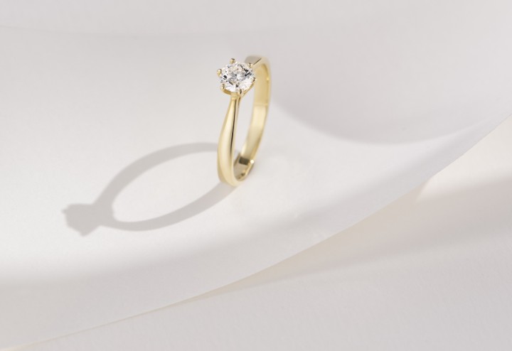 Obrázek Zásnubní prsten LOEE ze žlutého zlata s diamantem