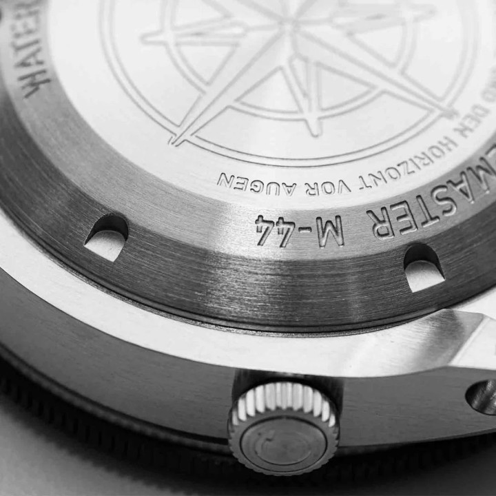 Obrázek Fortis Marinemaster M-44 Black Resin