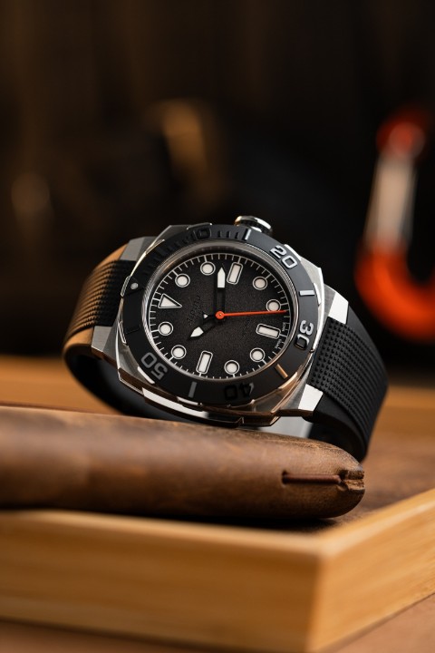 Obrázek Alpina × TRTS Seastrong Diver Extreme Automatic Limited Edition