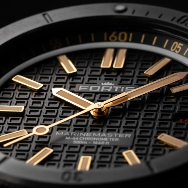 Obrázek Fortis Marinemaster M-44 DLC Black Resin