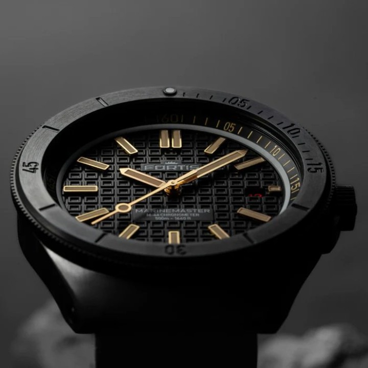 Obrázek Fortis Marinemaster M-44 DLC Black Resin