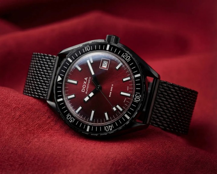 Obrázek Doxa SUB 200 II Red Coral