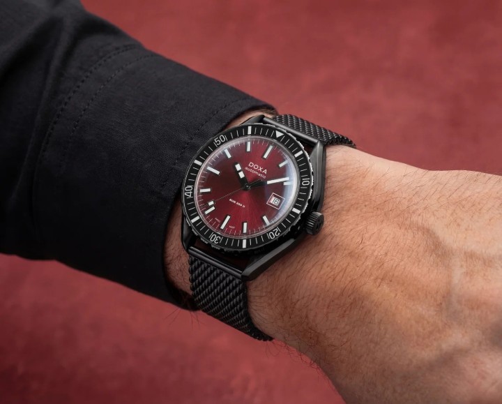 Obrázek Doxa SUB 200 II Red Coral