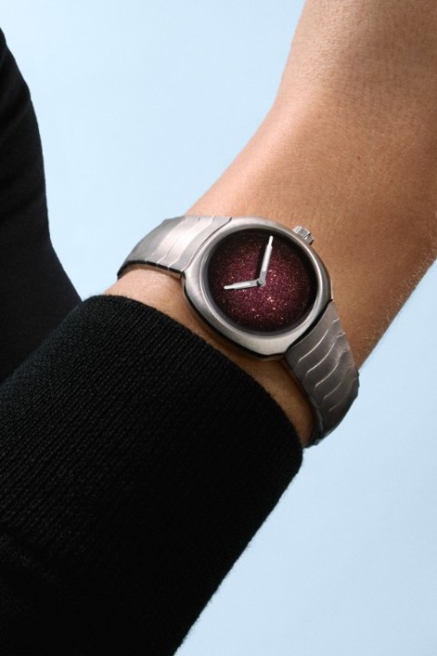 Obrázek H. Moser & Cie Streamliner Two Hands Burgundy Fumé