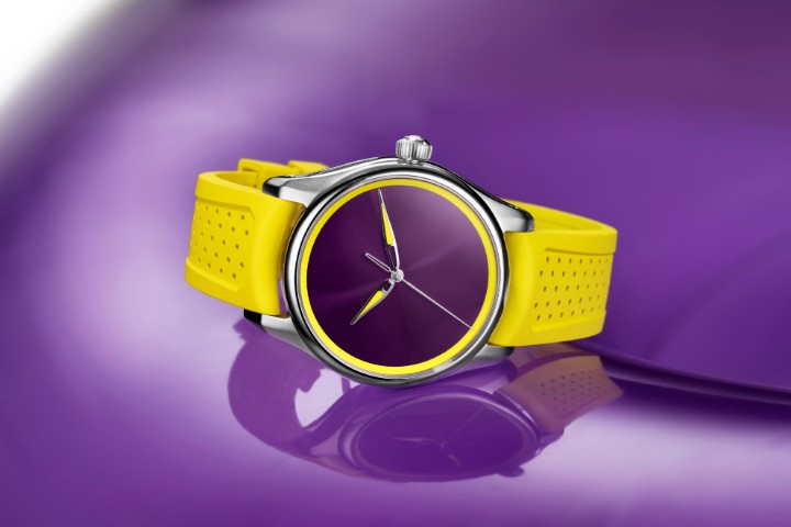 Obrázek H. Moser & Cie Pioneer Centre Seconds Sun Berry