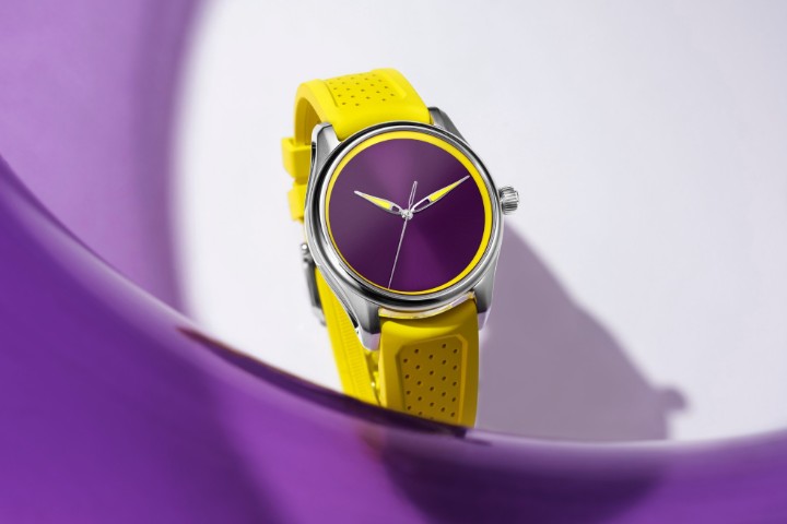 Obrázek H. Moser & Cie Pioneer Centre Seconds Sun Berry