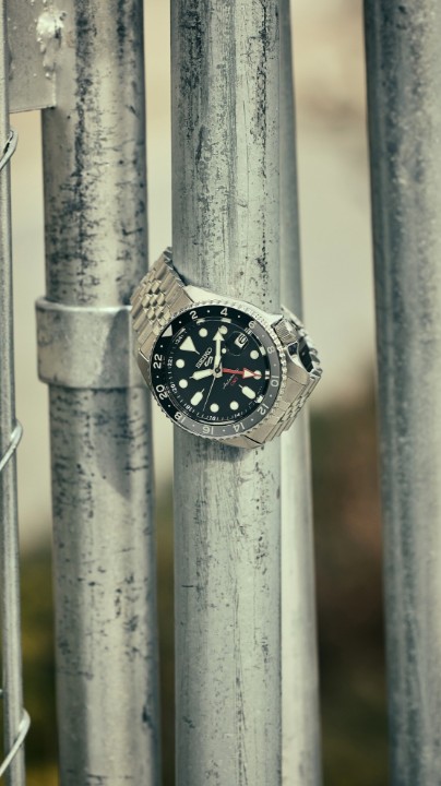 Obrázek Seiko 5 Sports 'Black Grape' GMT