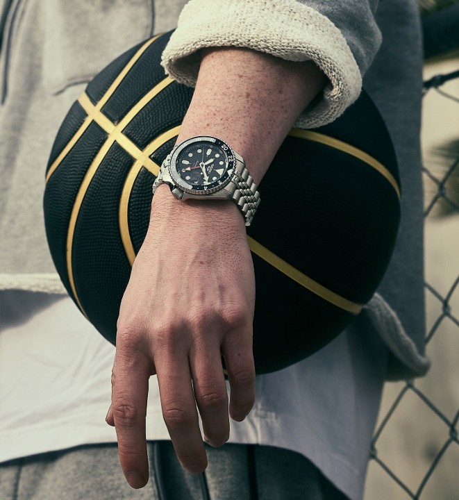 Obrázek Seiko 5 Sports 'Black Grape' GMT