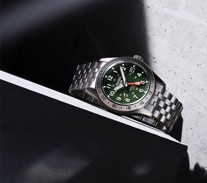 Obrázek Seiko 5 Sports Field GMT